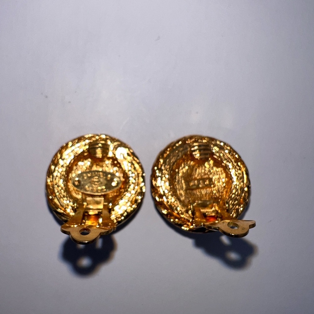 CHANEL Vintage Lion Head Rhinestone Clip Earrings in Box - Picture 6 of 13